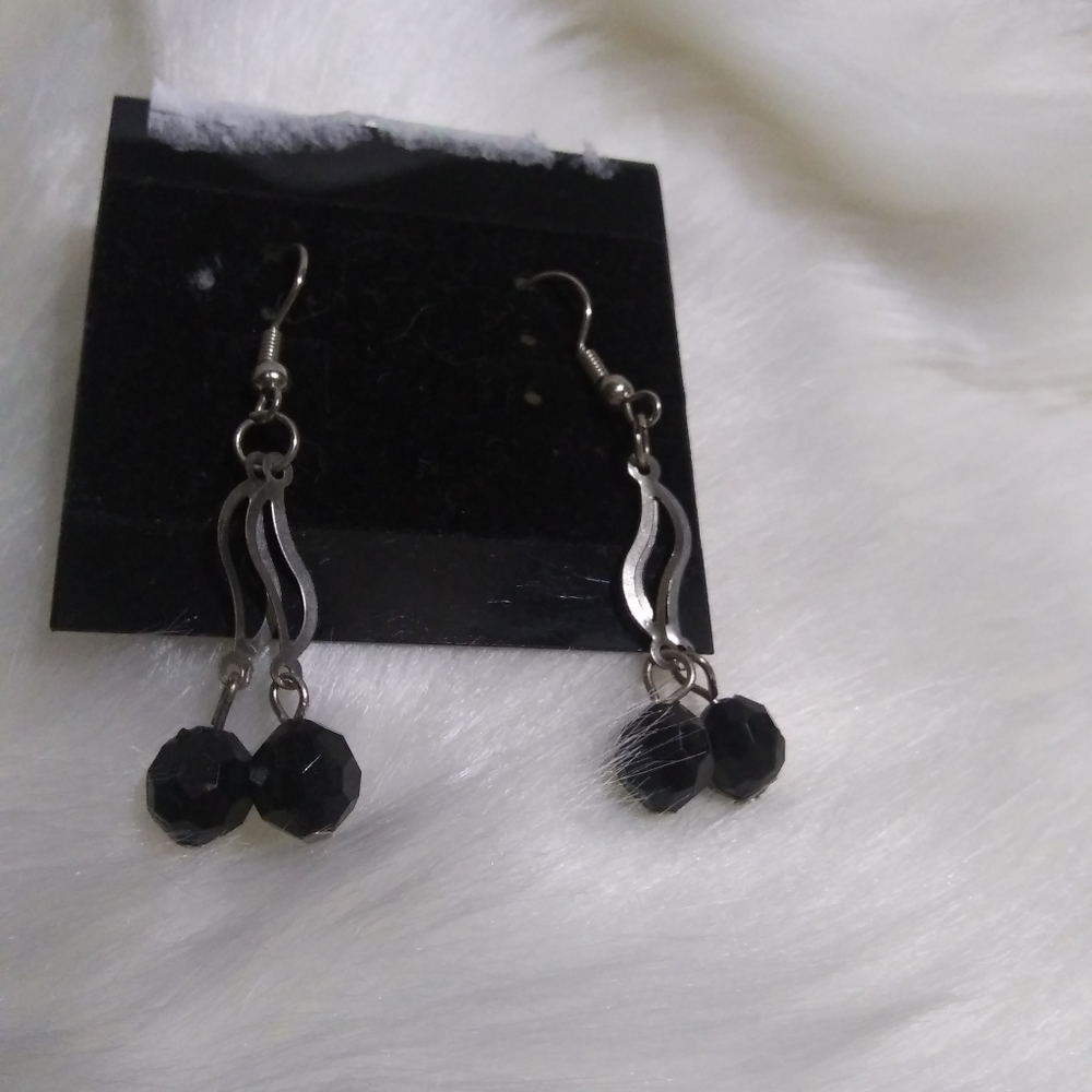 Silver earrings - Picture 2 of 2